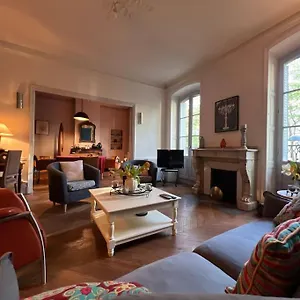  Appartement Coeur De Ville, Garage Prive Et Gratuit Avec Terrasse !
